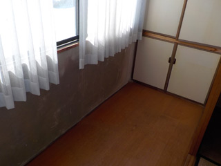廊下右手のアフター
