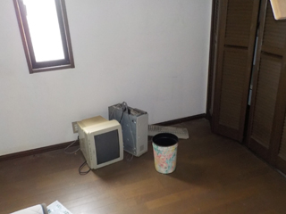 ２階部屋４のビフォア