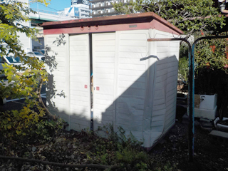 屋外の物置のビフォア