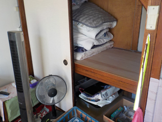 キッチン押入れのビフォア