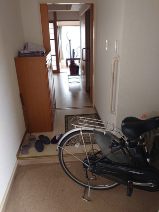 玄関廊下のビフォア