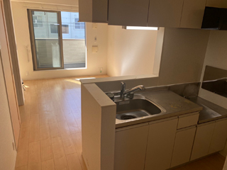 キッチンからリビンのアフター