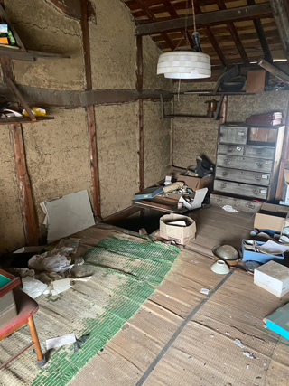 ２階倉庫１のビフォア