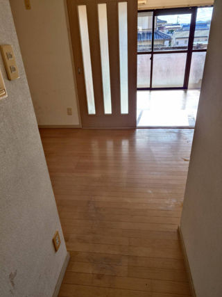 リビング入口のアフター