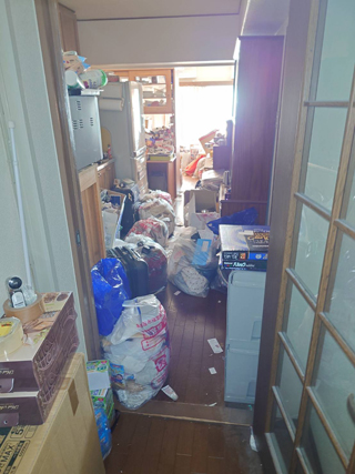 キッチン入り口のビフォア