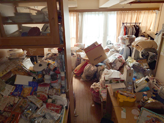 キッチンからリビングのビフォア