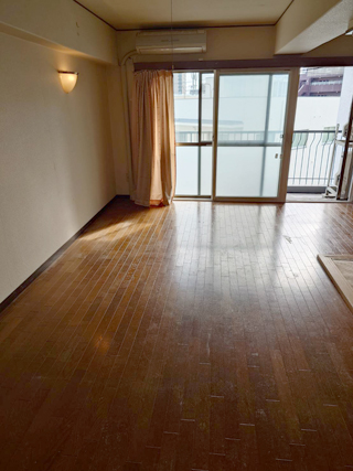 キッチンからリビングのアフター