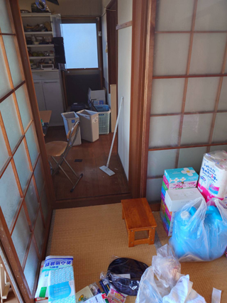 廊下からキッチンのビフォア