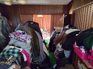 ２階部屋２の階段上ビフォア