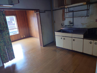 キッチンから部屋１のアフター