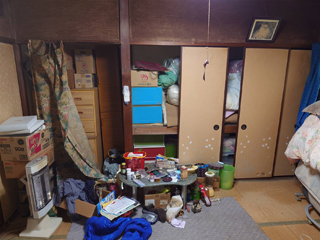 部屋２押し入れのビフォア