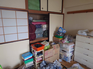 部屋３の押し入れのビフォア
