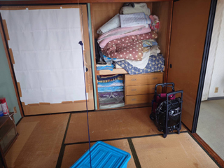 部屋3押し入れのビフォア