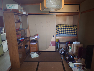 部屋4押し入れのビフォア