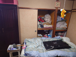 部屋1押し入れのビフォア