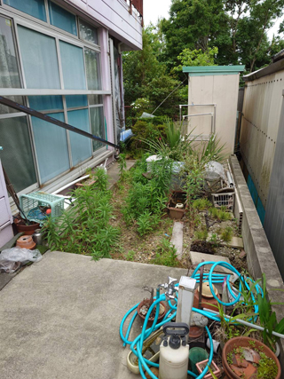 車庫と庭のビフォア