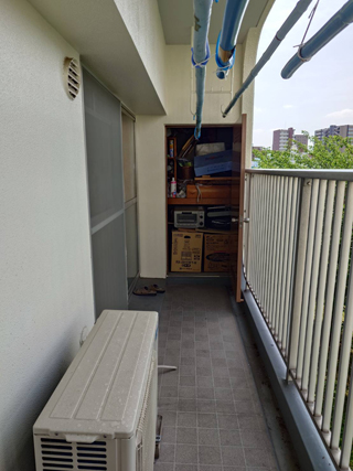 ベランダとベランダ収納のビフォア