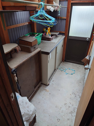 勝手口のビフォア