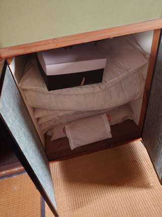 部屋5押し入れのビフォア