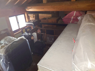 屋根裏収納のビフォア