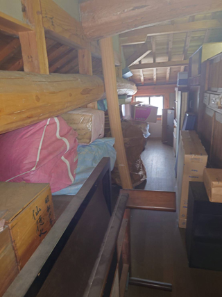 屋根裏収納のビフォア