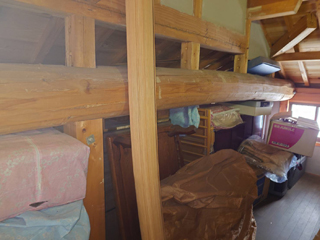 屋根裏収納のビフォア