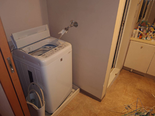 洗濯機置き場のビフォア
