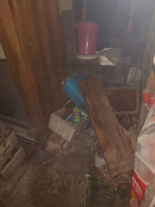 借家１トイレ前のビフォア