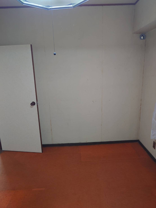 部屋２奥から入口のアフター