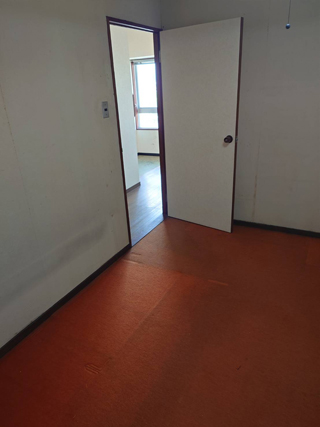 部屋２奥から左手のアフター