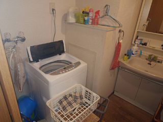 洗濯機置き場のビフォア