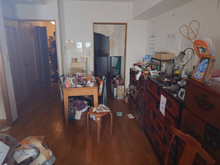 リビングからキッチンのビフォア