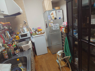 キッチン奥のビフォア