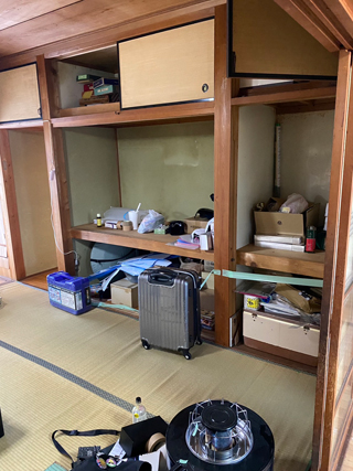 部屋１押し入れのビフォア