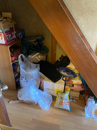 階段下のビフォア