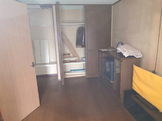 部屋３クローゼットのビフォア