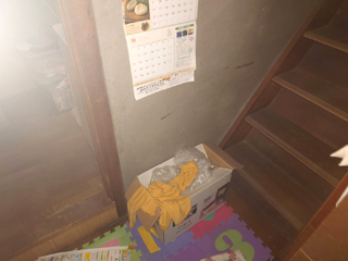 1軒目階段下のビフォア