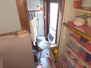 勝手口のビフォア