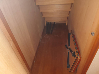 階段下収納のビフォア