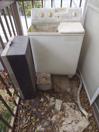 車庫上離れ入口外のビフォア