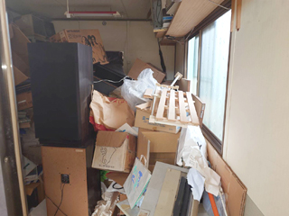 部屋入り口からのビフォア