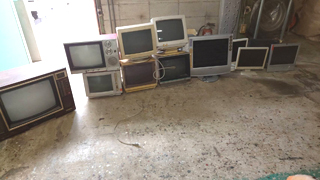 部屋にあったTV,モニター類
