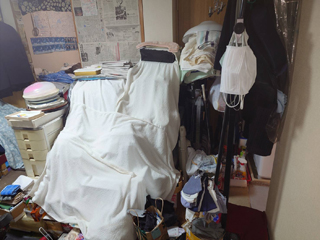 玄関からキッチンのビフォア