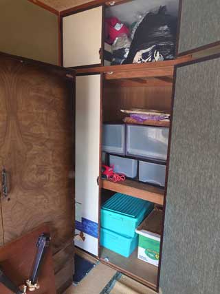 部屋２押し入れのビフォア