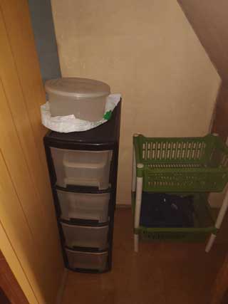 階段下のビフォア