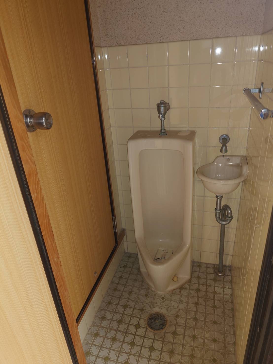 離れトイレのビフォアアフター