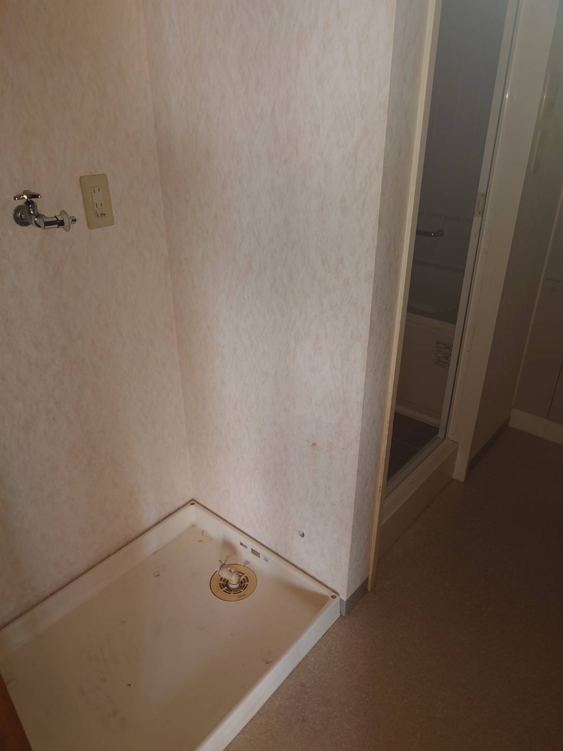 洗濯機置き場のビフォアアフター