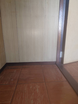 ２階踊り場のビフォアアフター