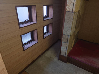 玄関土間右手のビフォアアフター