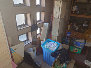 玄関土間右手のビフォアアフター